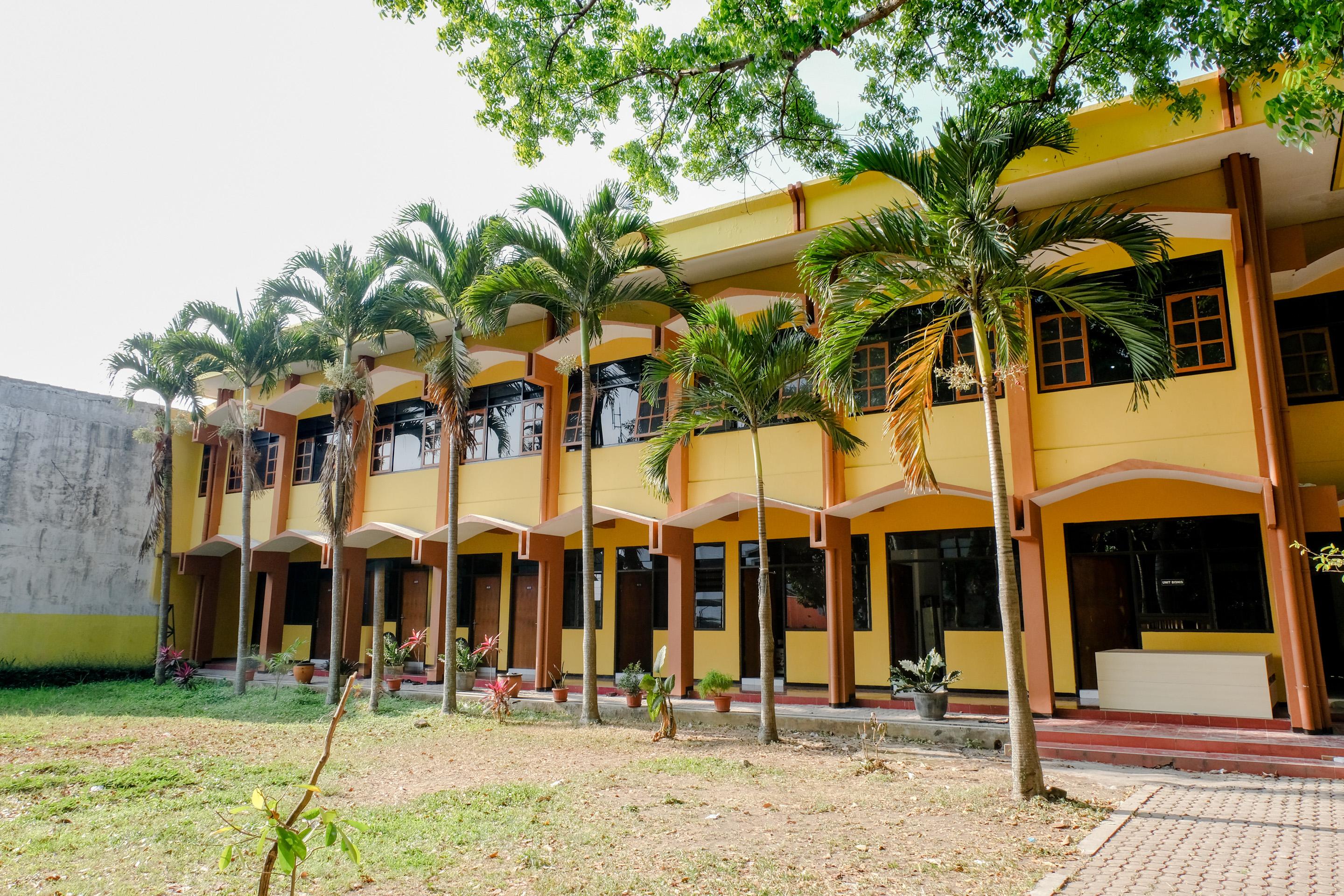 Oyo 1342 Uniga Malang Family Residence Exterior photo